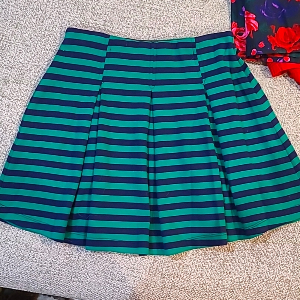 Mini Skirt - Picture 3 of 7